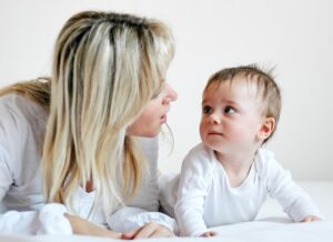 Leia mais sobre o artigo Você costuma falar com o seu filho com “voz de bebê”?
